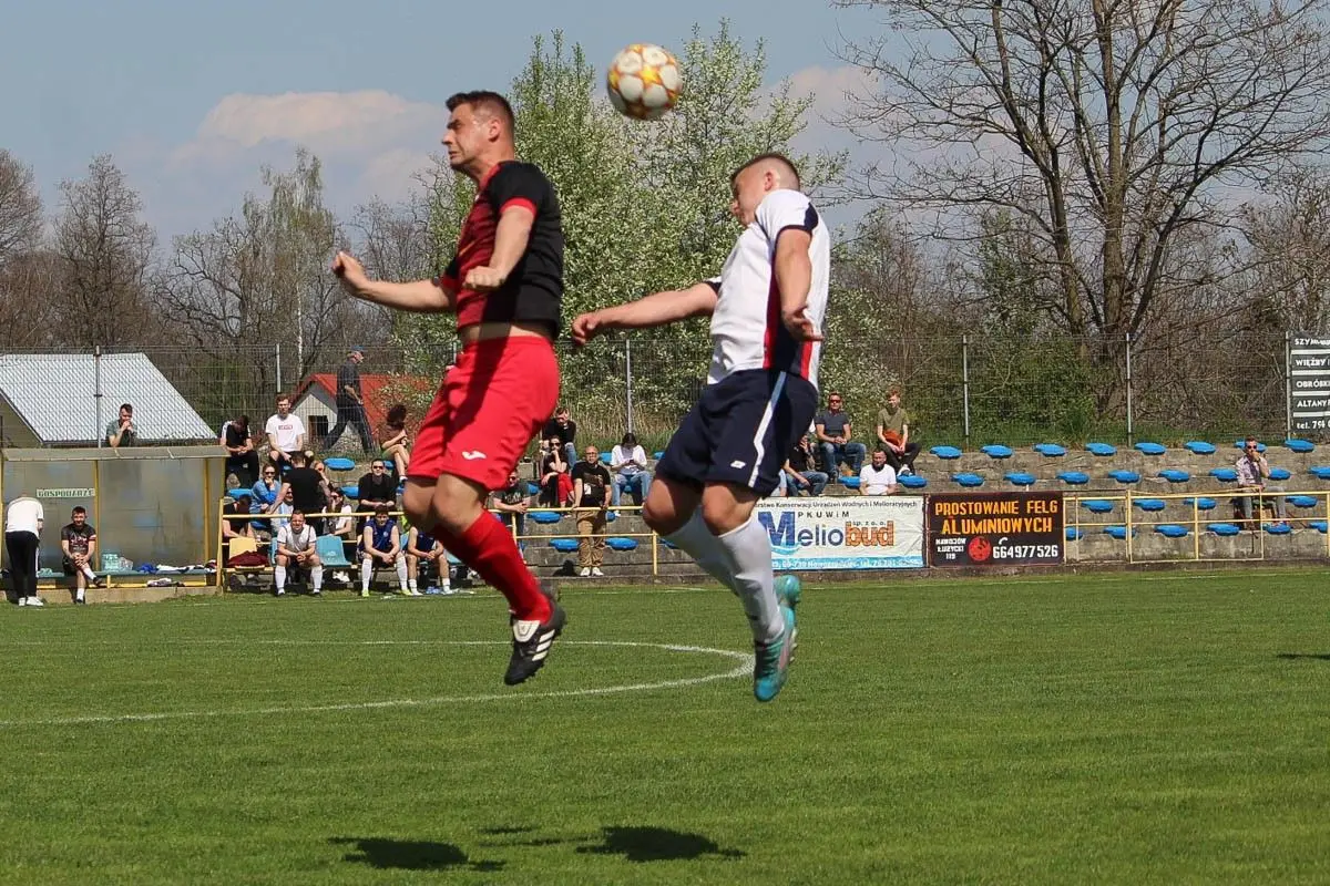BKS wygrywa derby powiatu w Nowogrodźcu