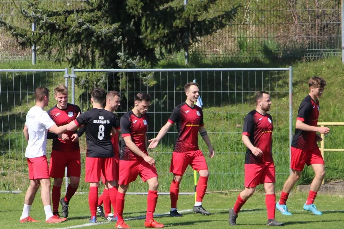BKS wygrywa derby powiatu w Nowogrodźcu