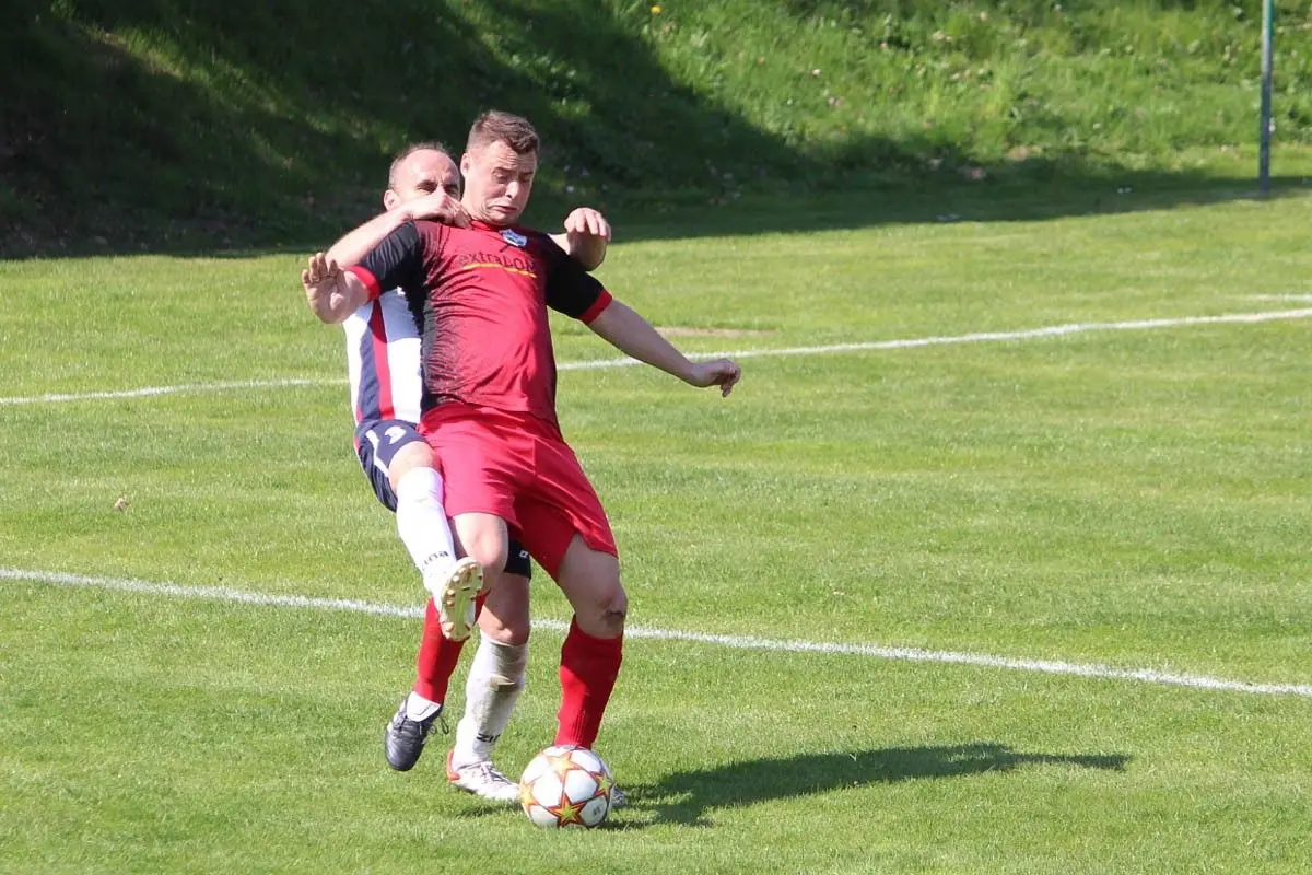 BKS wygrywa derby powiatu w Nowogrodźcu