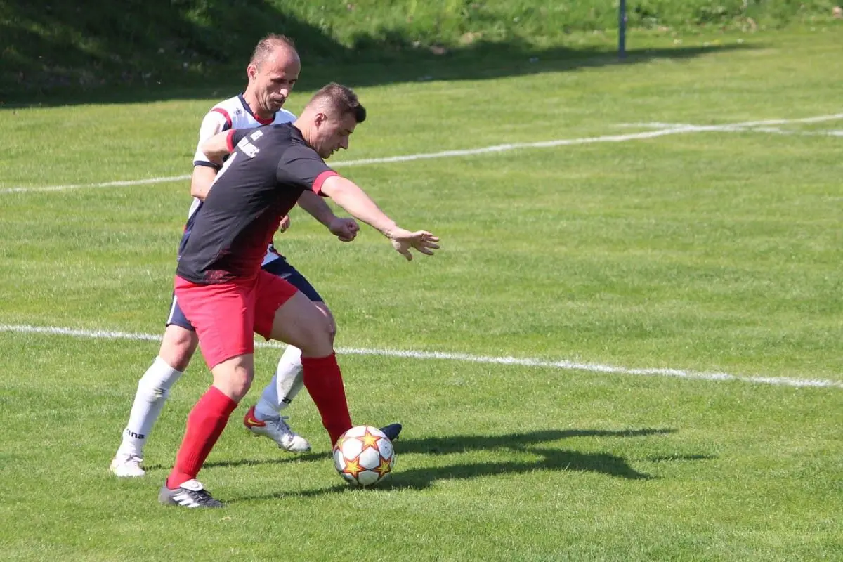 BKS wygrywa derby powiatu w Nowogrodźcu