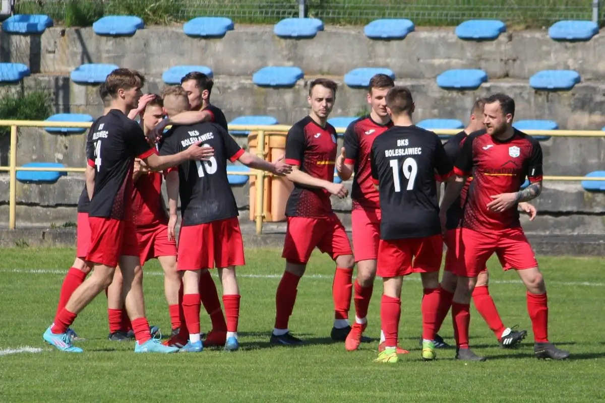 BKS wygrywa derby powiatu w Nowogrodźcu