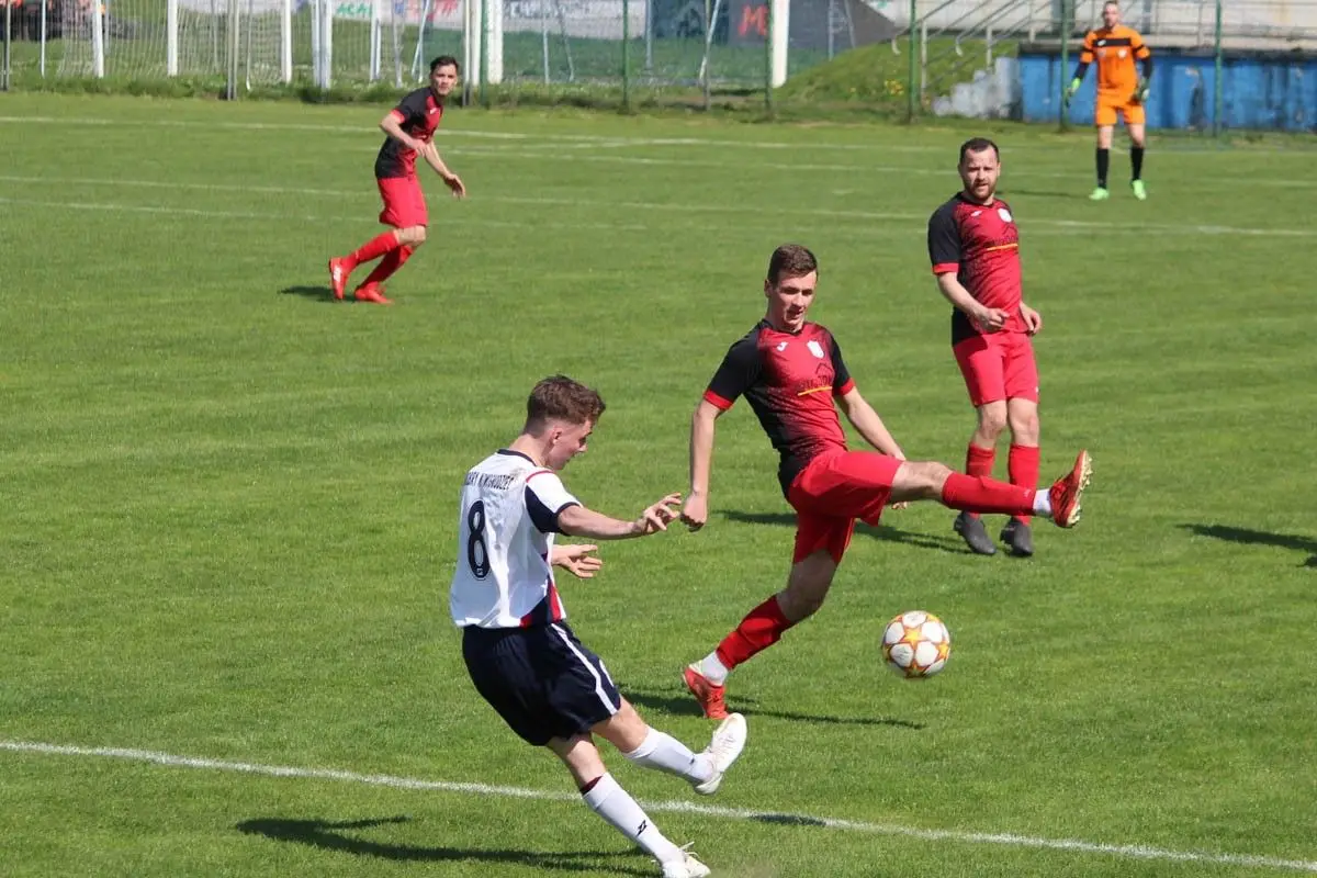 BKS wygrywa derby powiatu w Nowogrodźcu