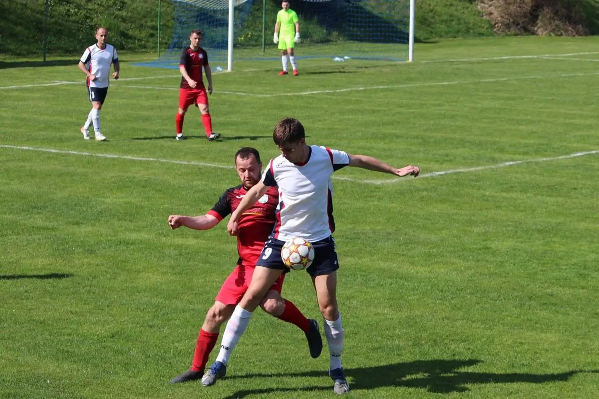 BKS wygrywa derby powiatu w Nowogrodźcu