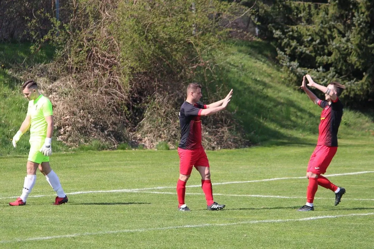 BKS wygrywa derby powiatu w Nowogrodźcu