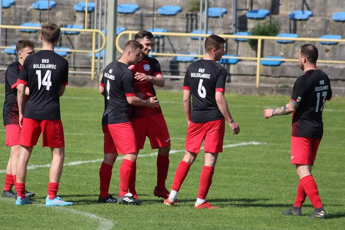 BKS wygrywa derby powiatu w Nowogrodźcu