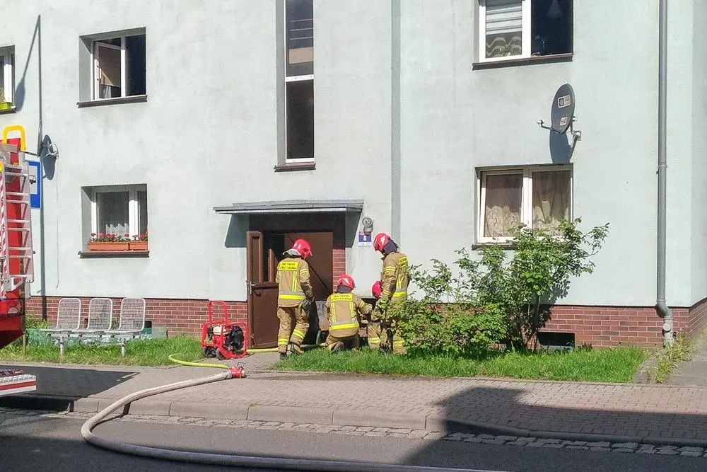 Pożar przy Żwirki i Wigury w Bolesławcu