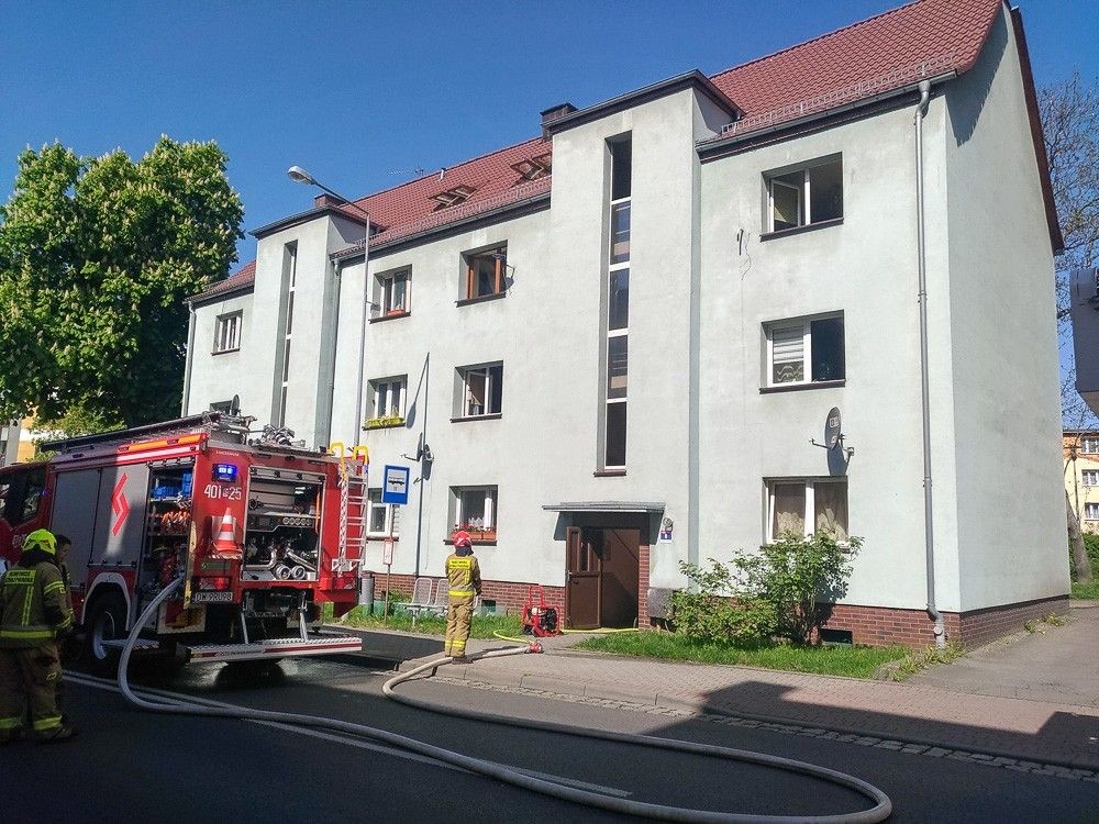 Pożar przy Żwirki i Wigury w Bolesławcu