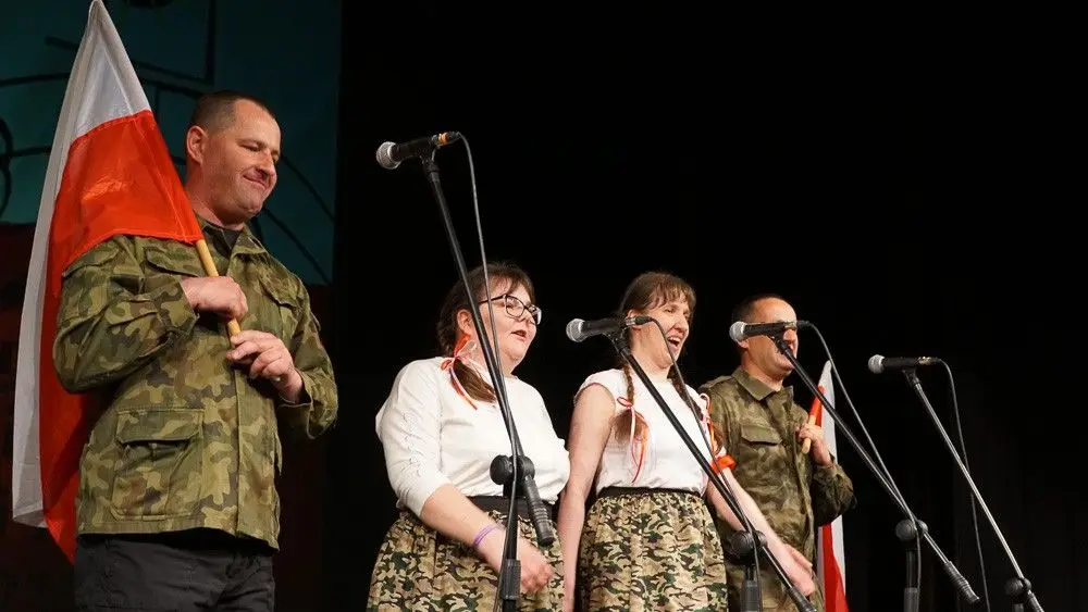 Wyjątkowe „Polskie Pieśni Patriotyczne i Piosenki Wojskowe” w Teatrze Starym