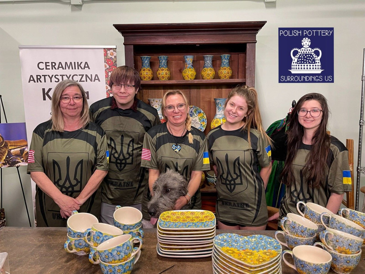 Ekipa Surroundings Polish Pottery wspiera pomoc dla Ukrainy