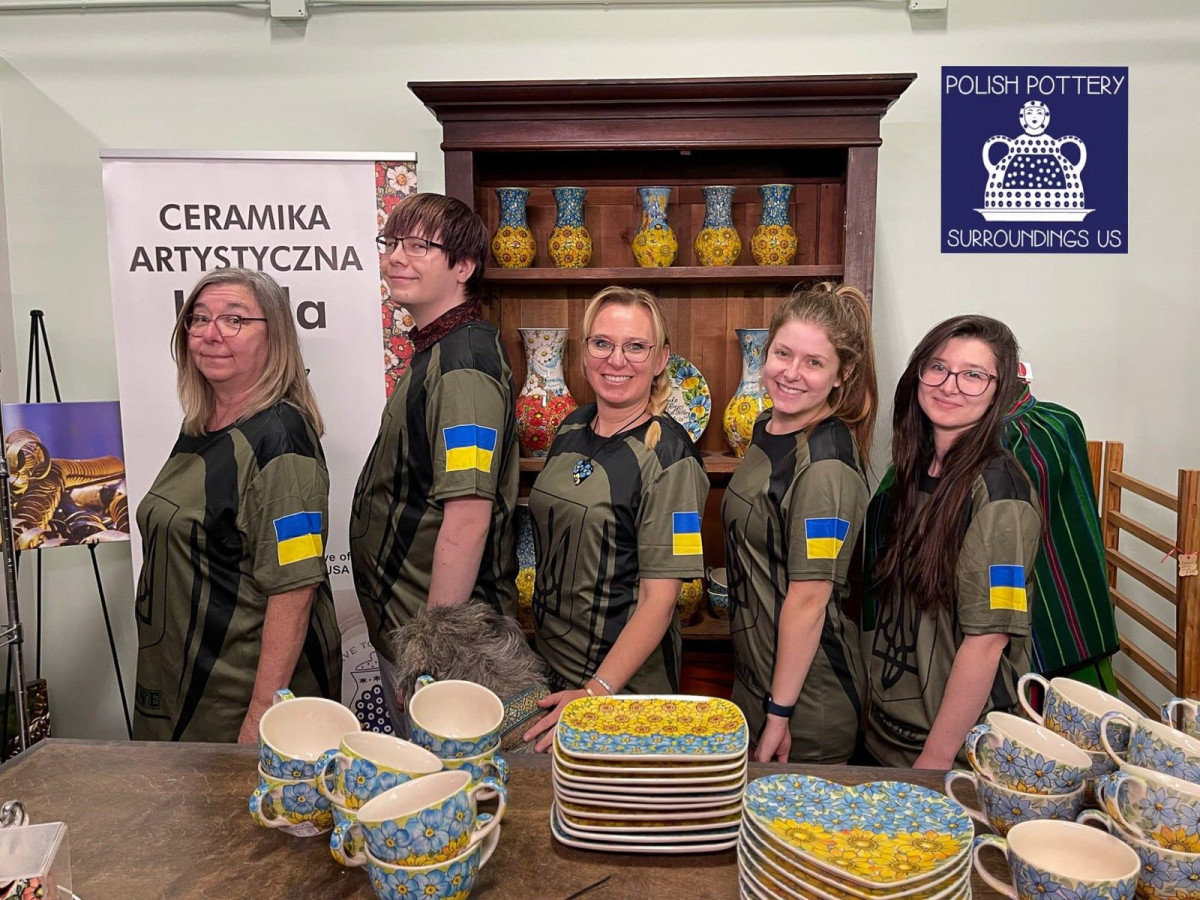 Ekipa Surroundings Polish Pottery wspiera pomoc dla Ukrainy
