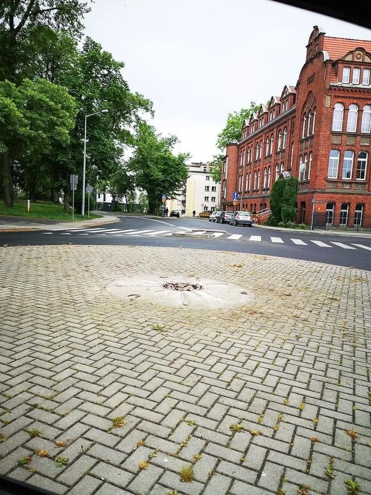 Miejsce, gdzie dawniej stała rzeźba M. Grobelnego