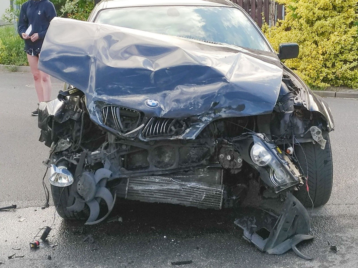 Kolizja pojazdów na osiedlu Kwiatowym