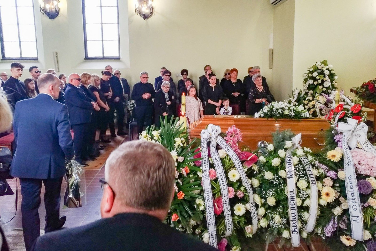 Trumna Władysława Bakalarza w kaplicy cmentarnej