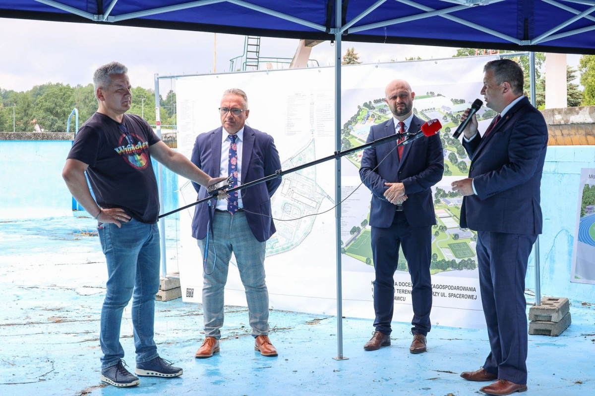 Baseny przy ulicy Spacerowej w Bolesławcu