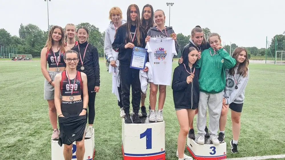 Uczennice bolesławieckiej „Czwórki” mistrzyniami Dolnego Śląska w lekkiej atletyce