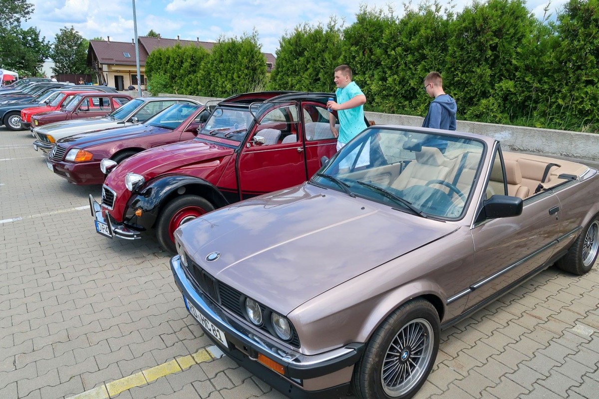 Charytatywny zlot aut organizowany przez BMW Team Bolesławiec