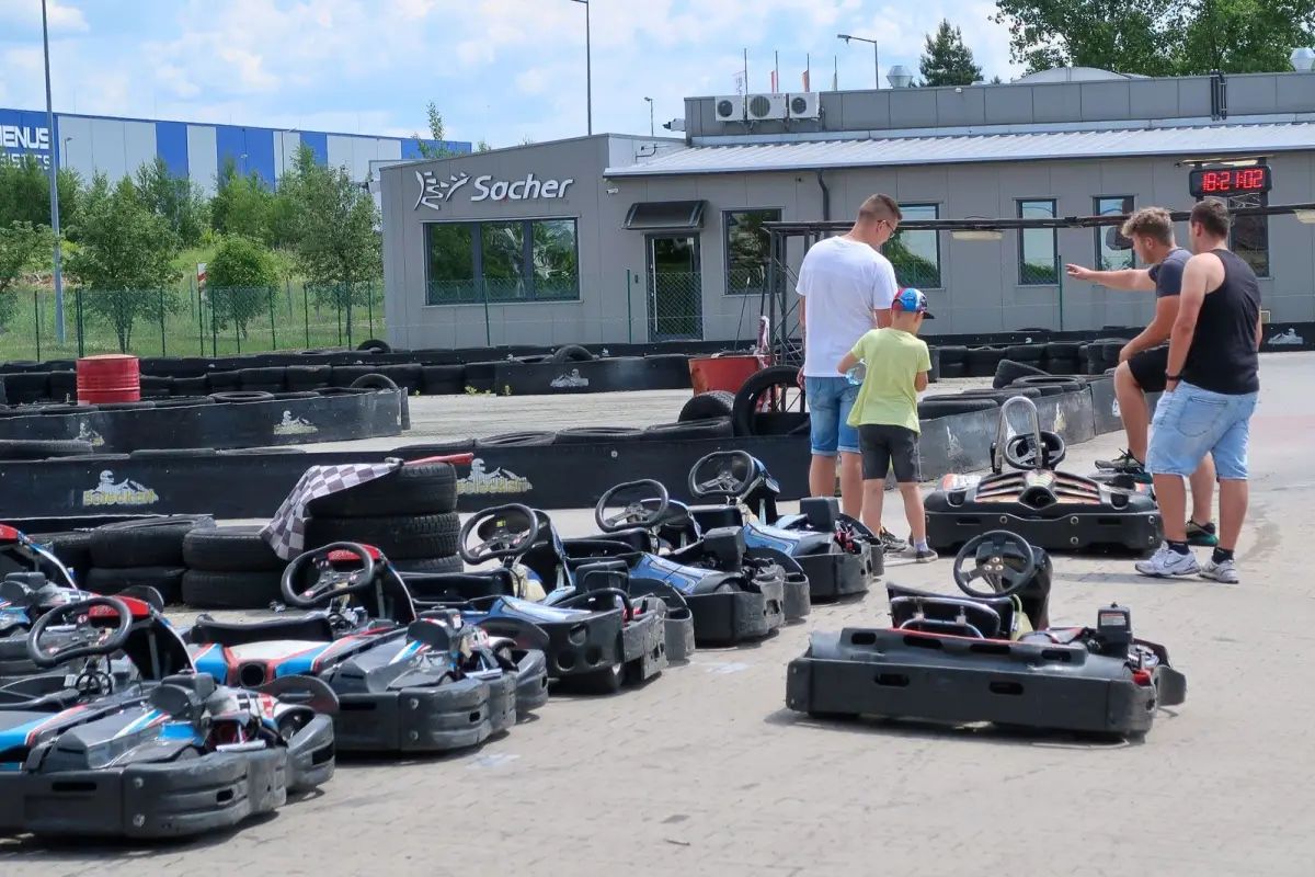 Charytatywny zlot aut organizowany przez BMW Team Bolesławiec