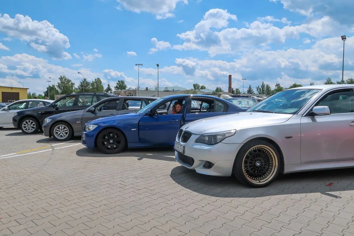 Charytatywny zlot aut organizowany przez BMW Team Bolesławiec