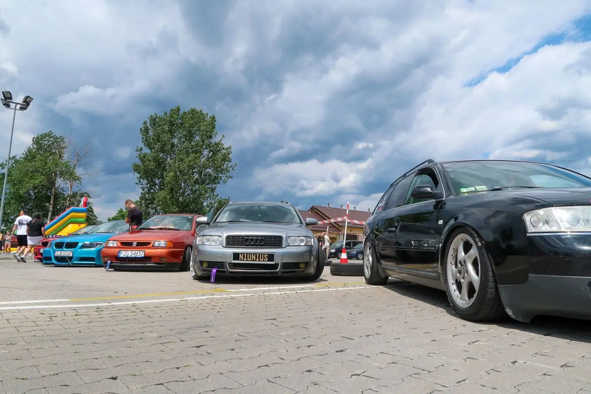 Charytatywny zlot aut organizowany przez BMW Team Bolesławiec