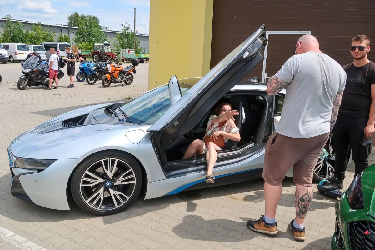Charytatywny zlot aut organizowany przez BMW Team Bolesławiec