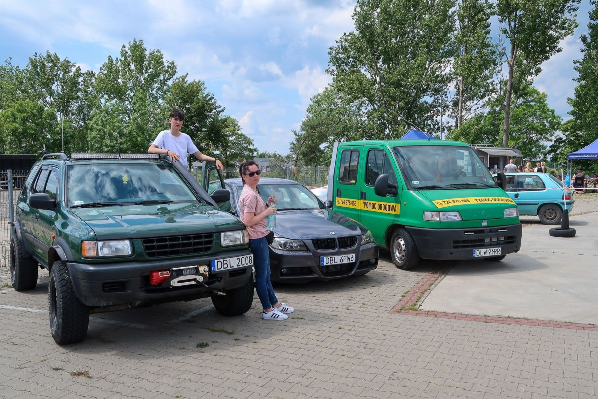 Charytatywny zlot aut organizowany przez BMW Team Bolesławiec