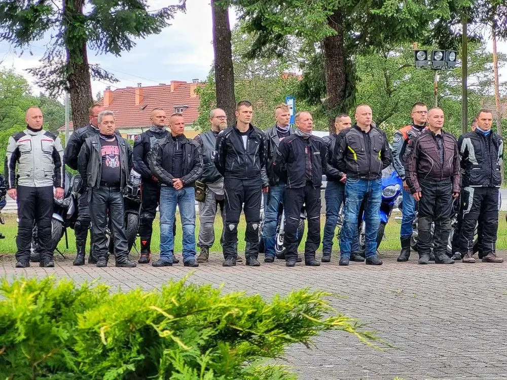 Wojskowi weterani rajdem motocyklowym uczcili pamięć poległych kolegów
