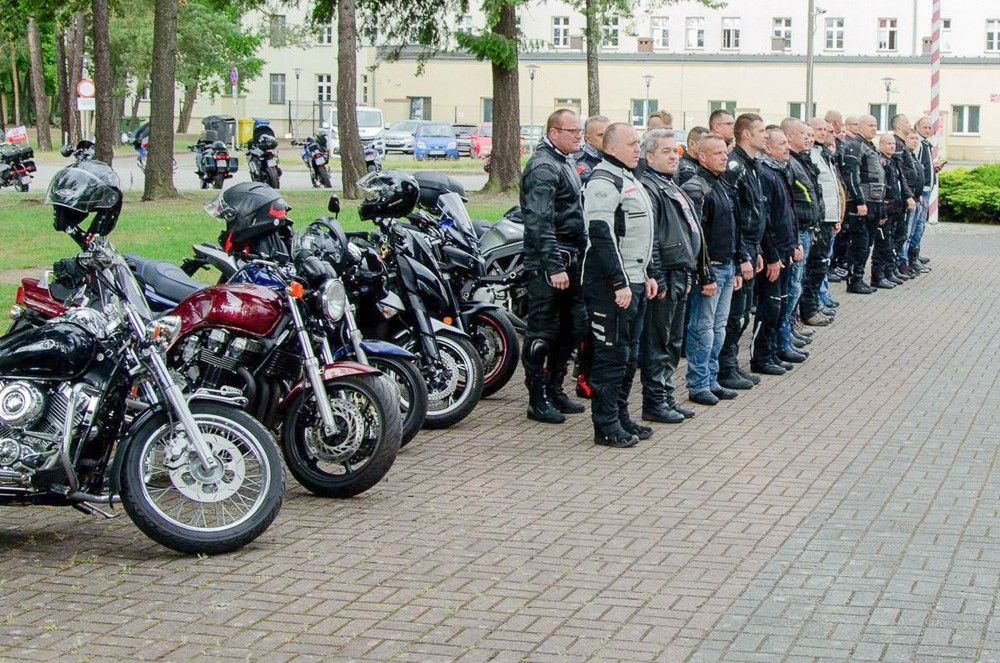 Wojskowi weterani rajdem motocyklowym uczcili pamięć poległych kolegów