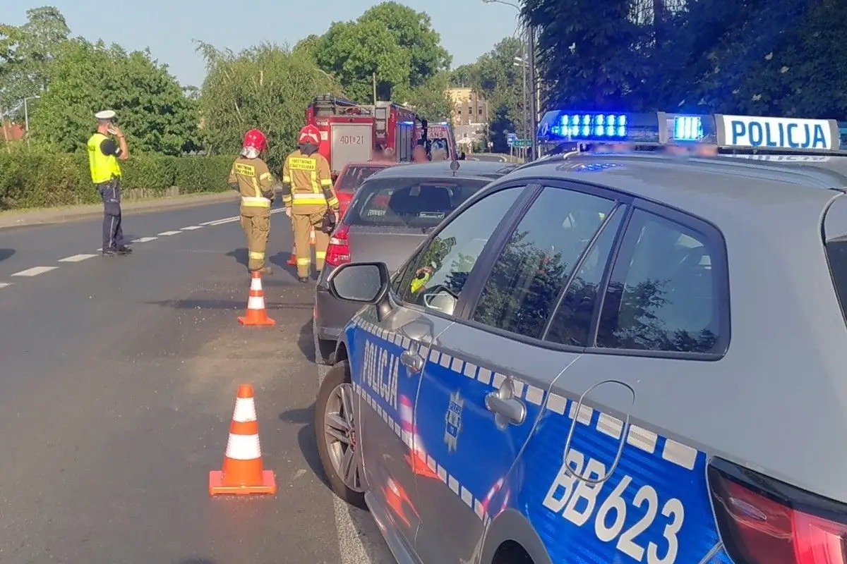 Kolizja trzech aut w Kruszynie