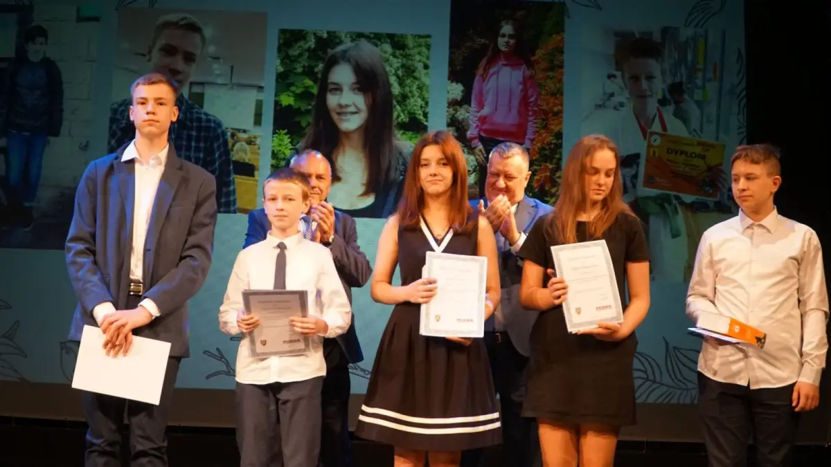 214 laureatów konkursów powiatowych organizowanych przez Powiatowe Centrum Edukacji i Kształcenia Kadr w Bolesławcu