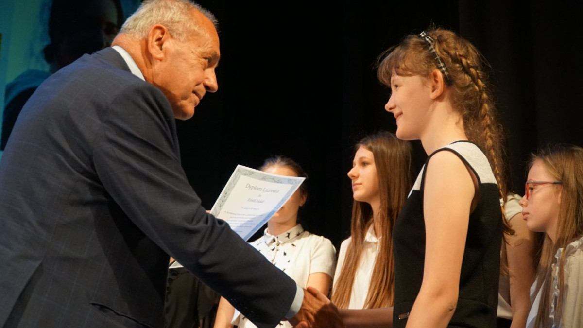 214 laureatów konkursów powiatowych organizowanych przez Powiatowe Centrum Edukacji i Kształcenia Kadr w Bolesławcu