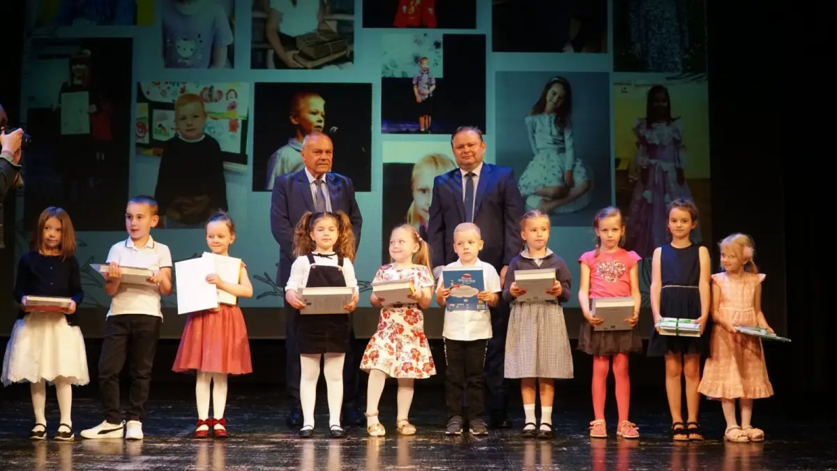 214 laureatów konkursów powiatowych organizowanych przez Powiatowe Centrum Edukacji i Kształcenia Kadr w Bolesławcu