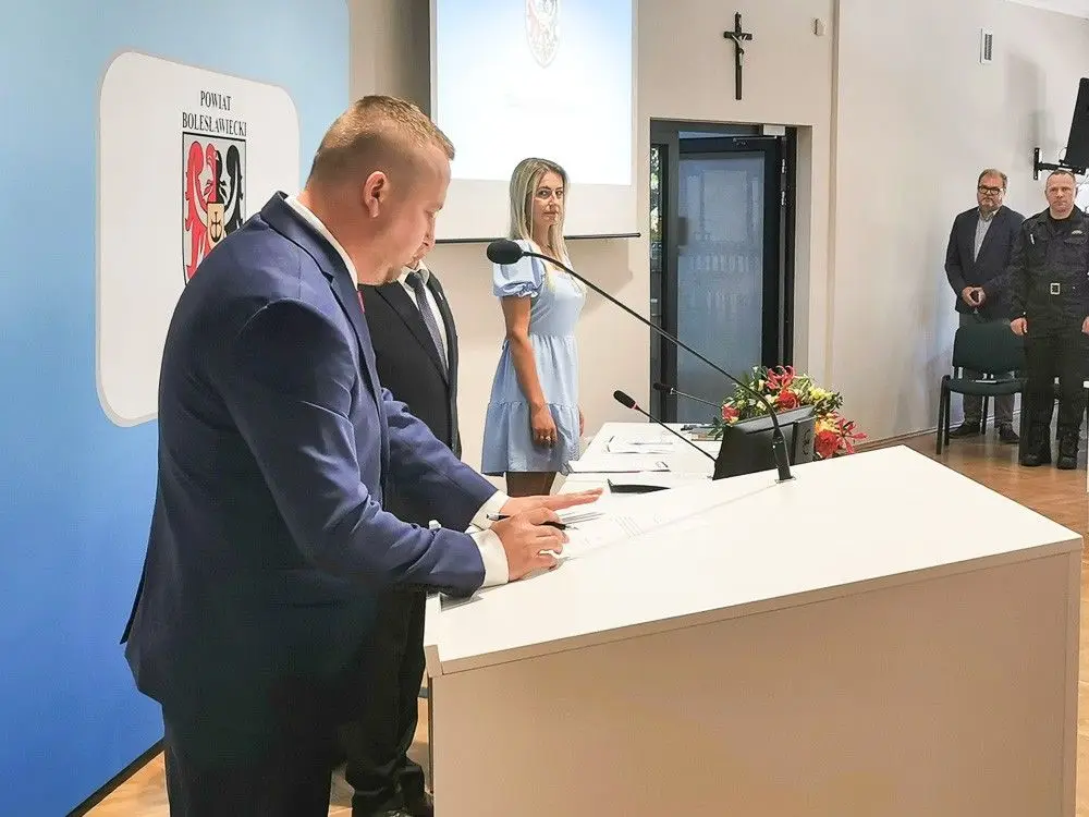 Ślubowanie radnego Wojciecha Kasprzyka