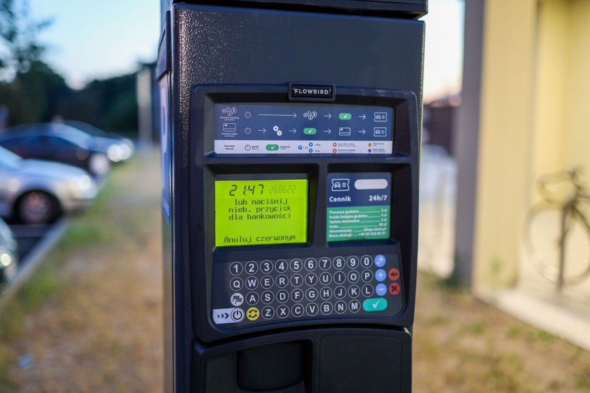 Parking przed dworcem PKP płatny