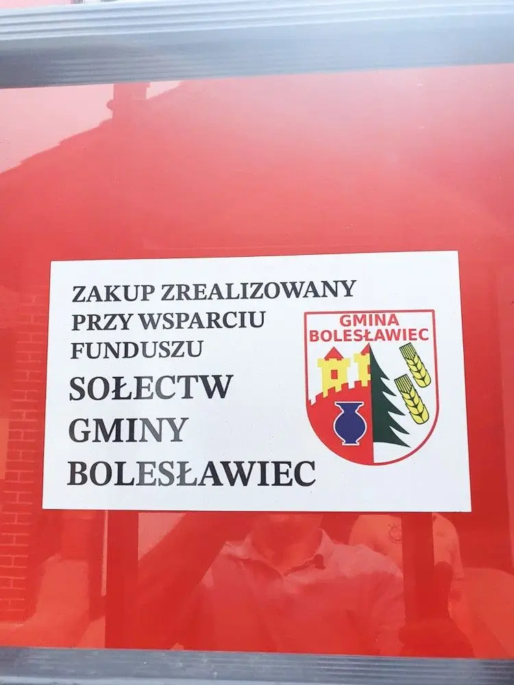 Strażacy ze Starych Jaroszowic z nowych wozem