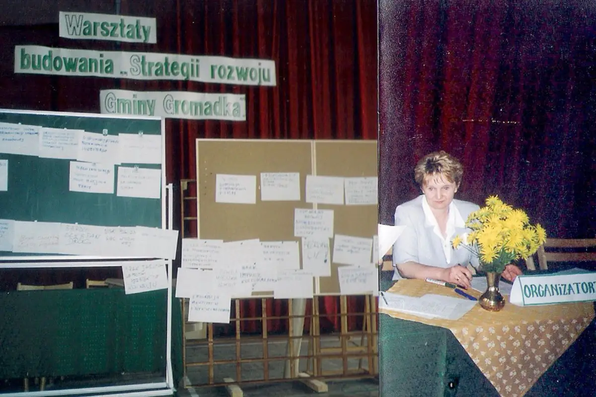 Ewa Potyszka - organizator (Warsztaty budowania strategii zrównoważonego rozwoju Gminy Gromadka) 8-9 maja 2002 roku