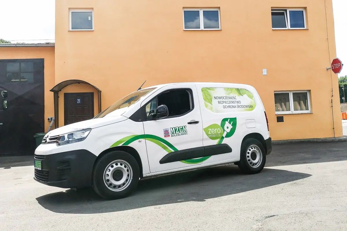 MZGK w Bolesławcu testuje elektryczną śmieciarkę marki Volvo za 2 miliony!