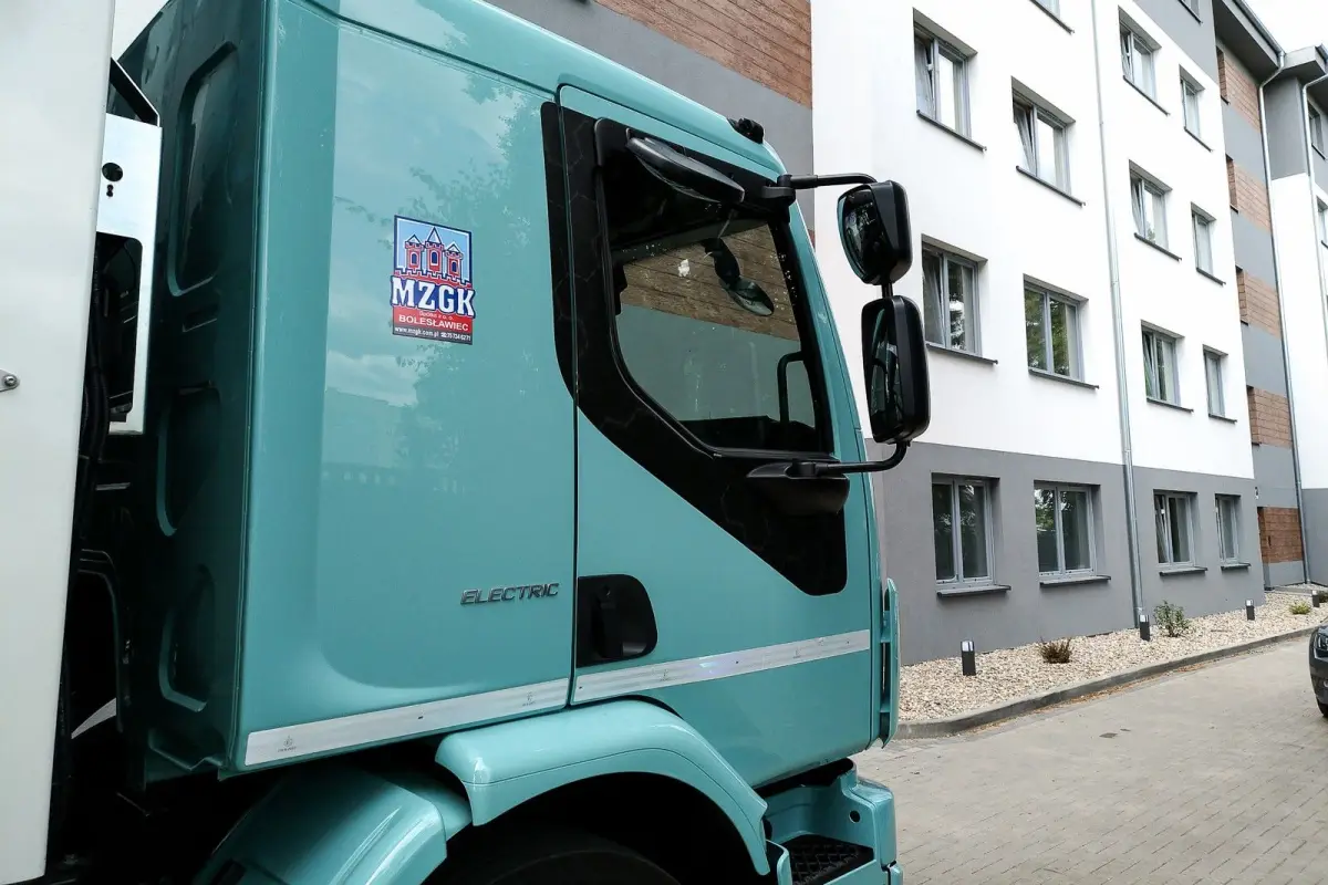 MZGK w Bolesławcu testuje elektryczną śmieciarkę marki Volvo za 2 miliony!