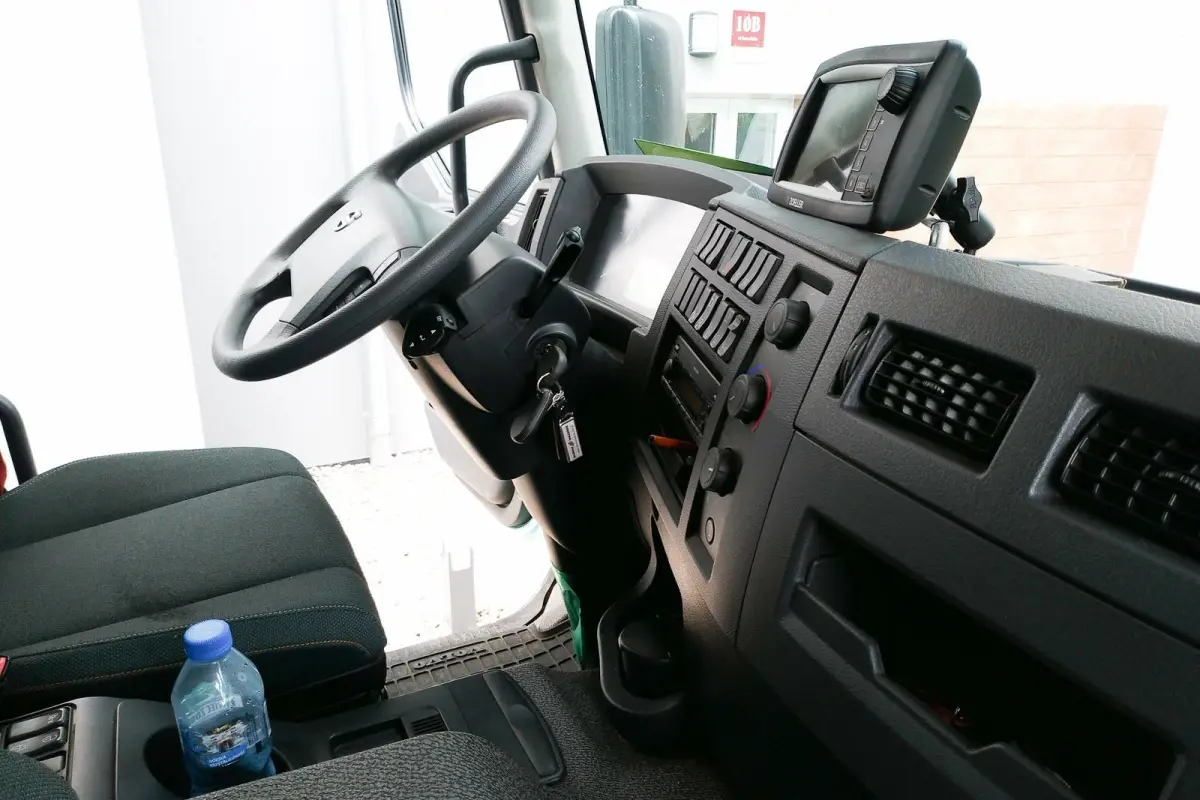 MZGK w Bolesławcu testuje elektryczną śmieciarkę marki Volvo za 2 miliony!