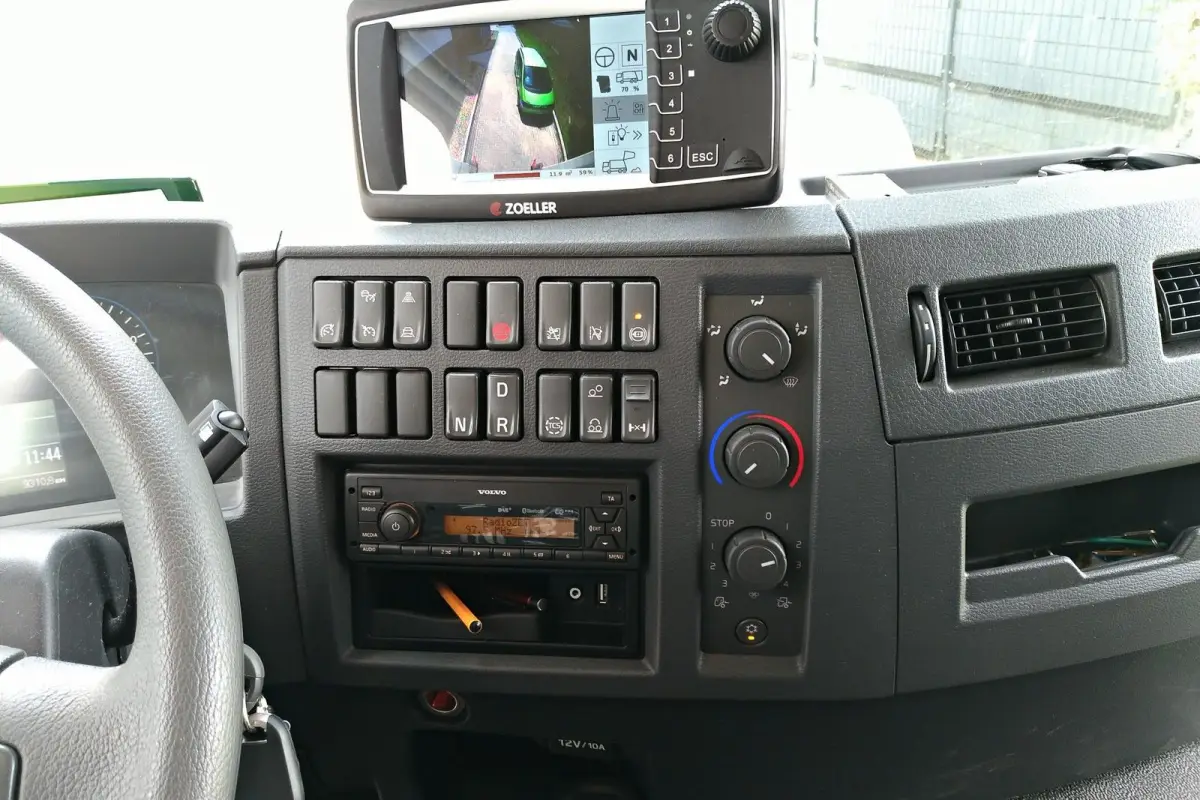 MZGK w Bolesławcu testuje elektryczną śmieciarkę marki Volvo za 2 miliony!