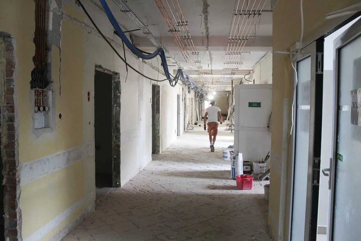 Szpital św. Łukasza w Bolesławcu to jeden wielki plac budowy
