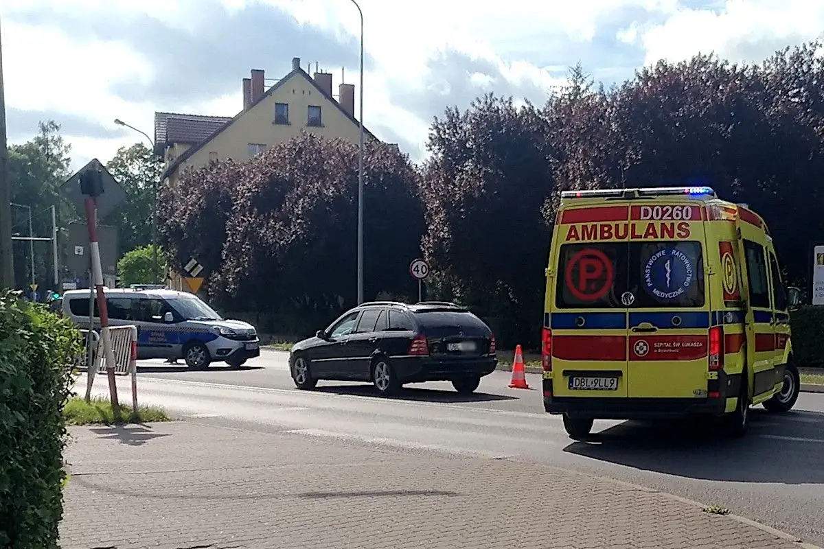 Potrącenie pieszej na pasach przy ulicy Wesołej