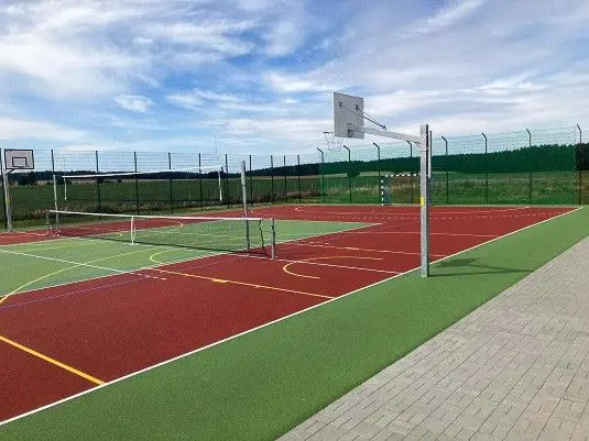 Boiska w gminie Gromadka
