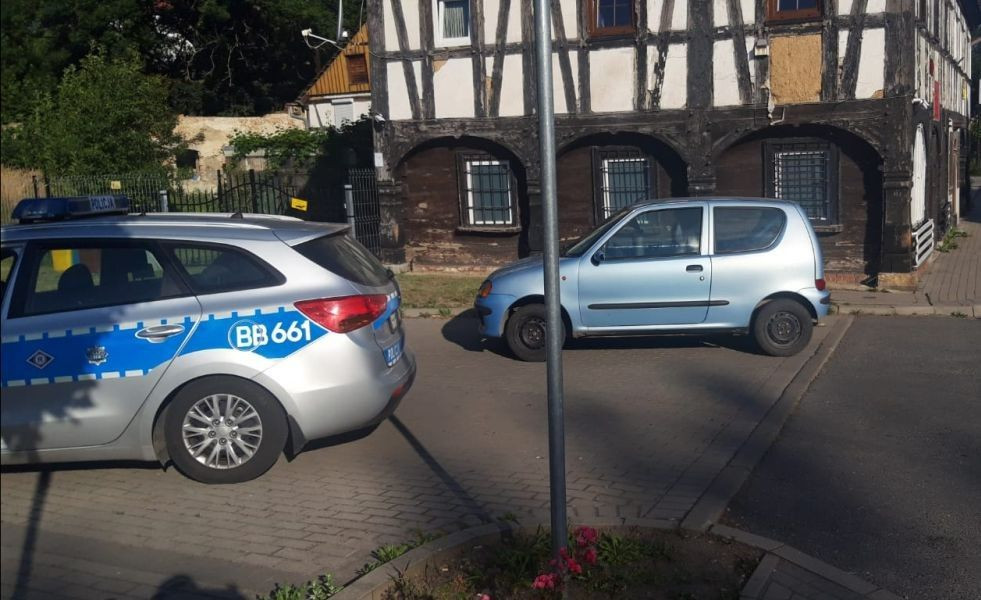 Auto, którym jeździł 40-latek z pięcioma sądowymi zakazami