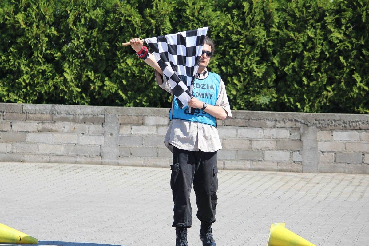 Rywalizacja motocyklistów na MotoGymkhana z 2xTAK Bolesławiec