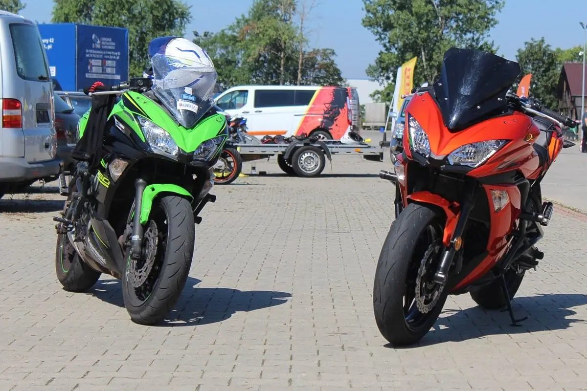 Rywalizacja motocyklistów na MotoGymkhana z 2xTAK Bolesławiec