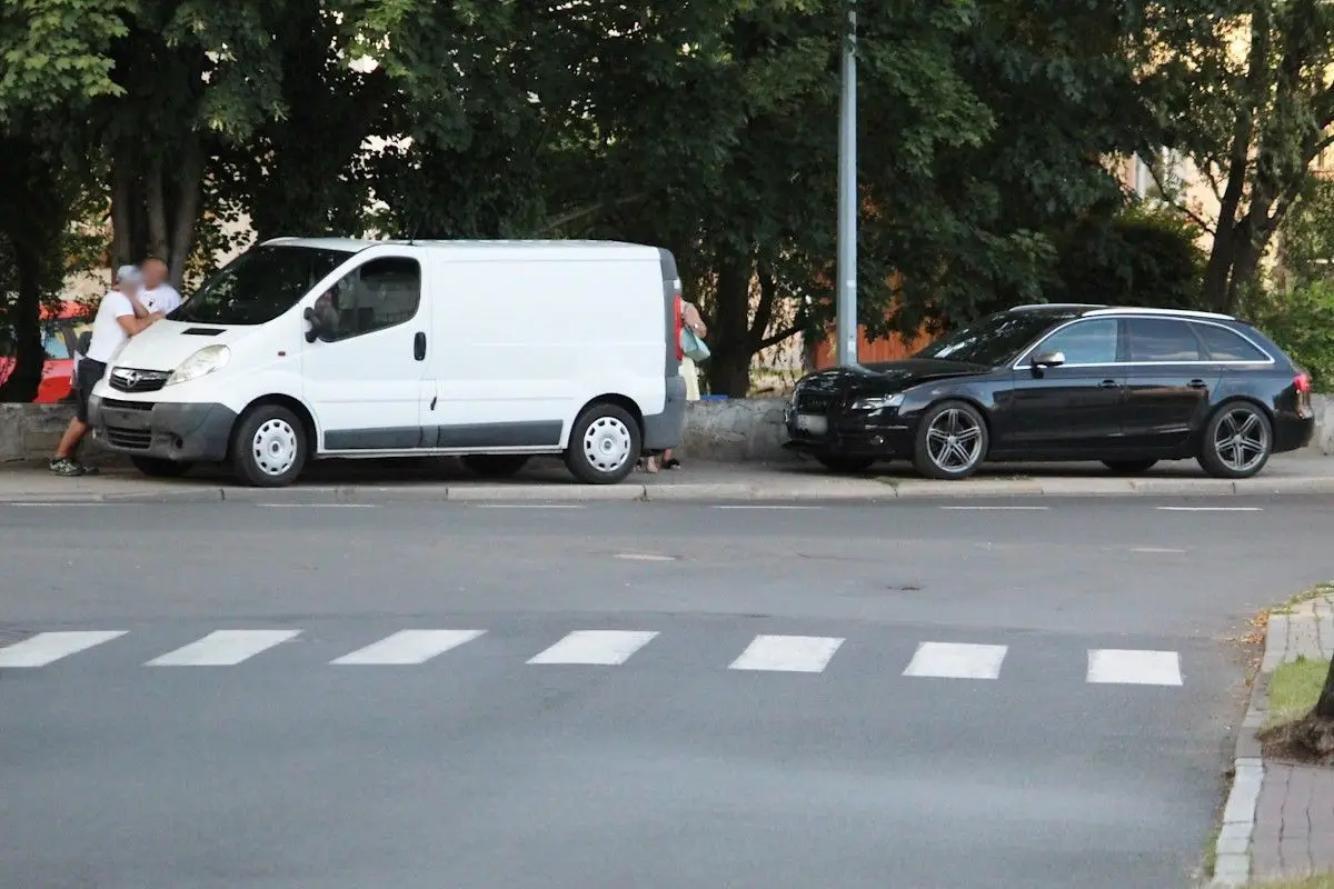 Kolizja przy skrzyżowaniu Garncarskiej w Willową