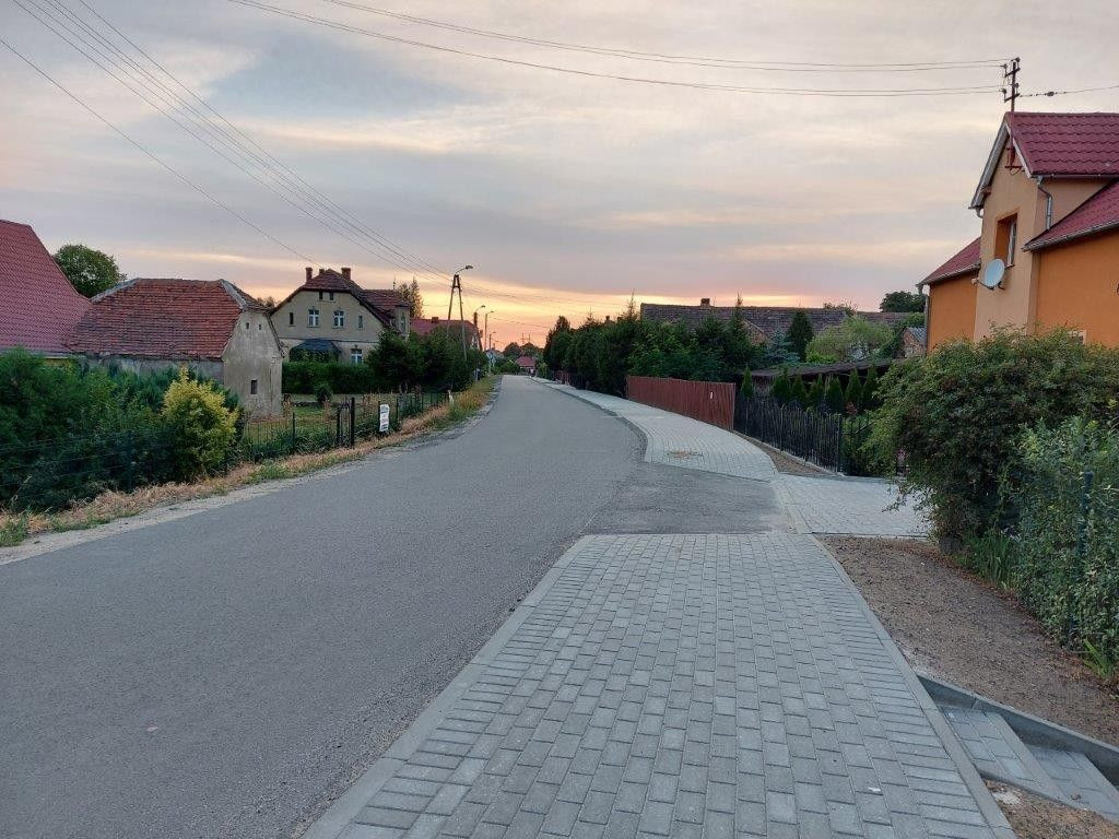 Nowy chodnik w Godzieszowie