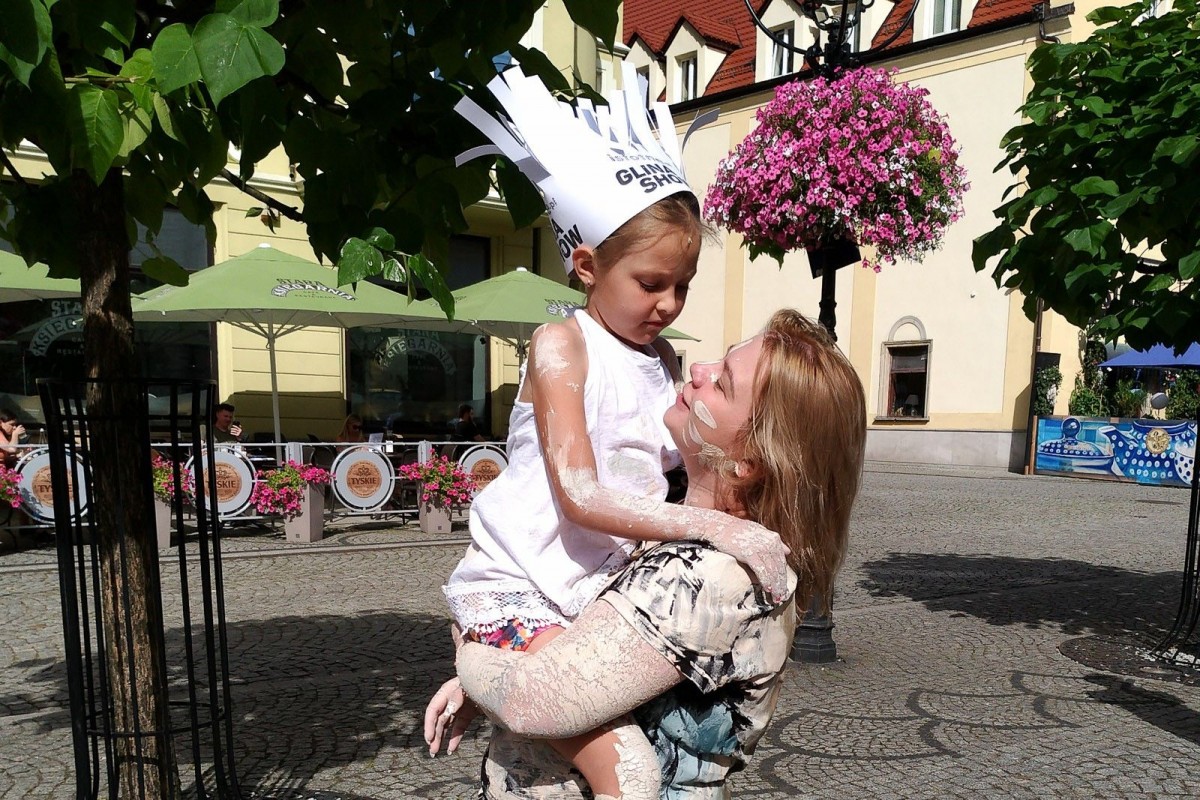 Glinoludki i i bolesławieccy piłkarze z Football Academy, wszyscy lubią telepizzę!