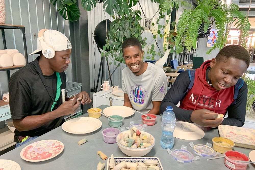 Skauci z Zimbabwe z wizytą w bolesławieckiej Manufakturze