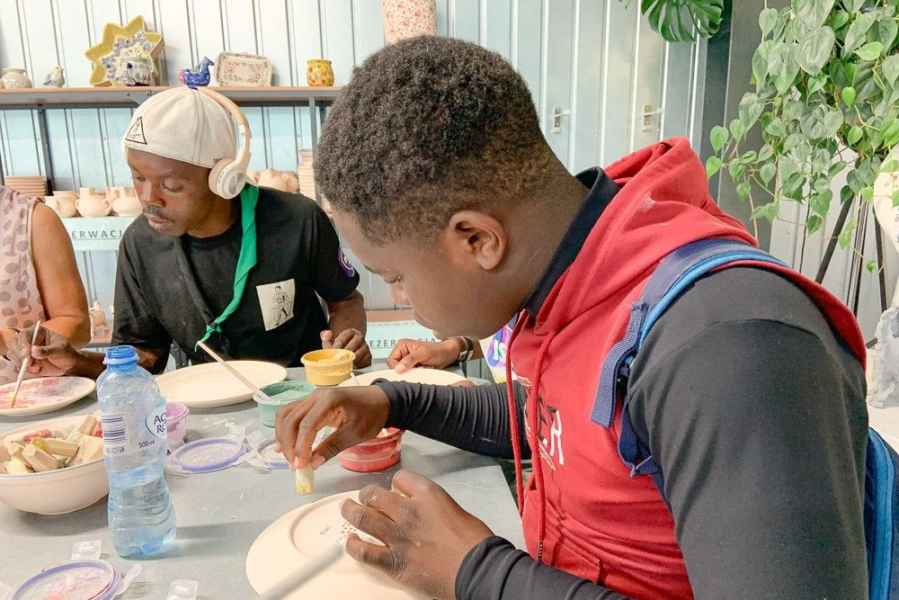 Skauci z Zimbabwe z wizytą w bolesławieckiej Manufakturze